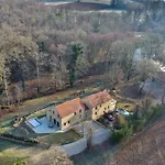Сasa de vacaciones Charmante Maison Avec Piscine Chauffée Privée Au Cœur Du Périgord Noir - Fr-1-616-530